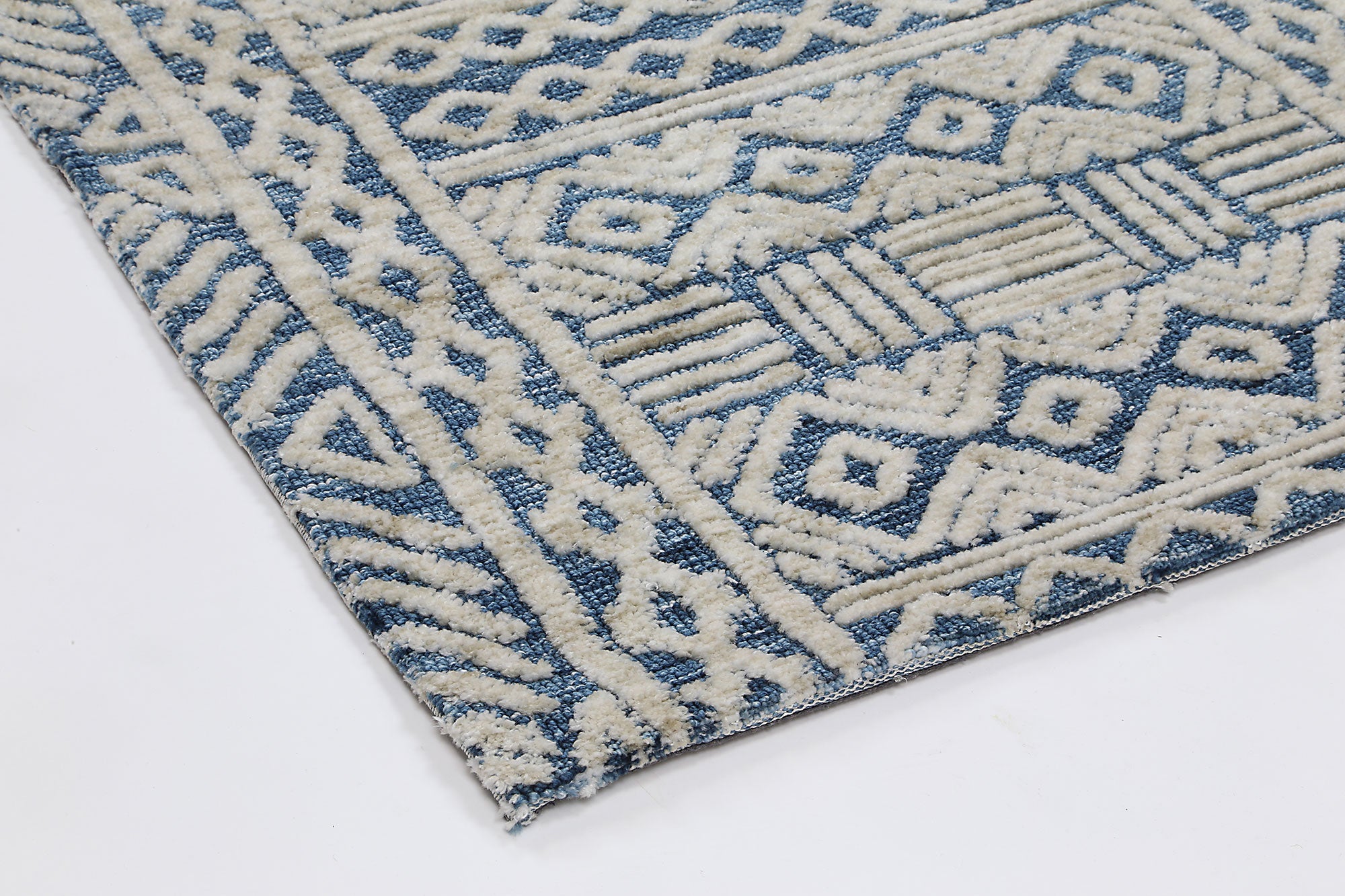 Alayah Tribal teal Rug corner